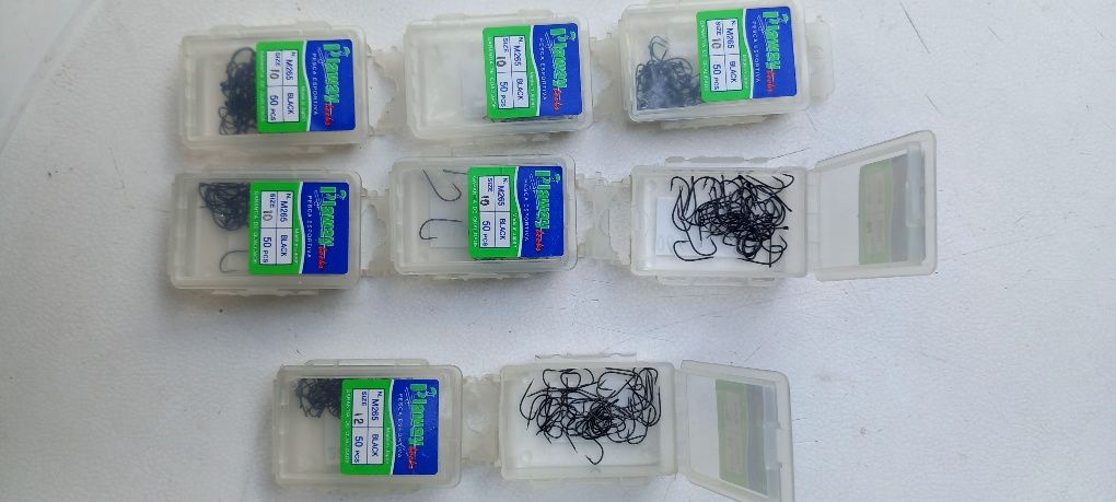 Caixas de anzóis para pesca