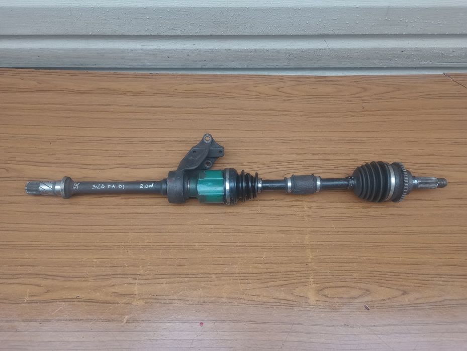 Піввісь передня Mazda 323 F/BJ/Mazda 626 GE/GF/GG/Mazda Xedos полуось