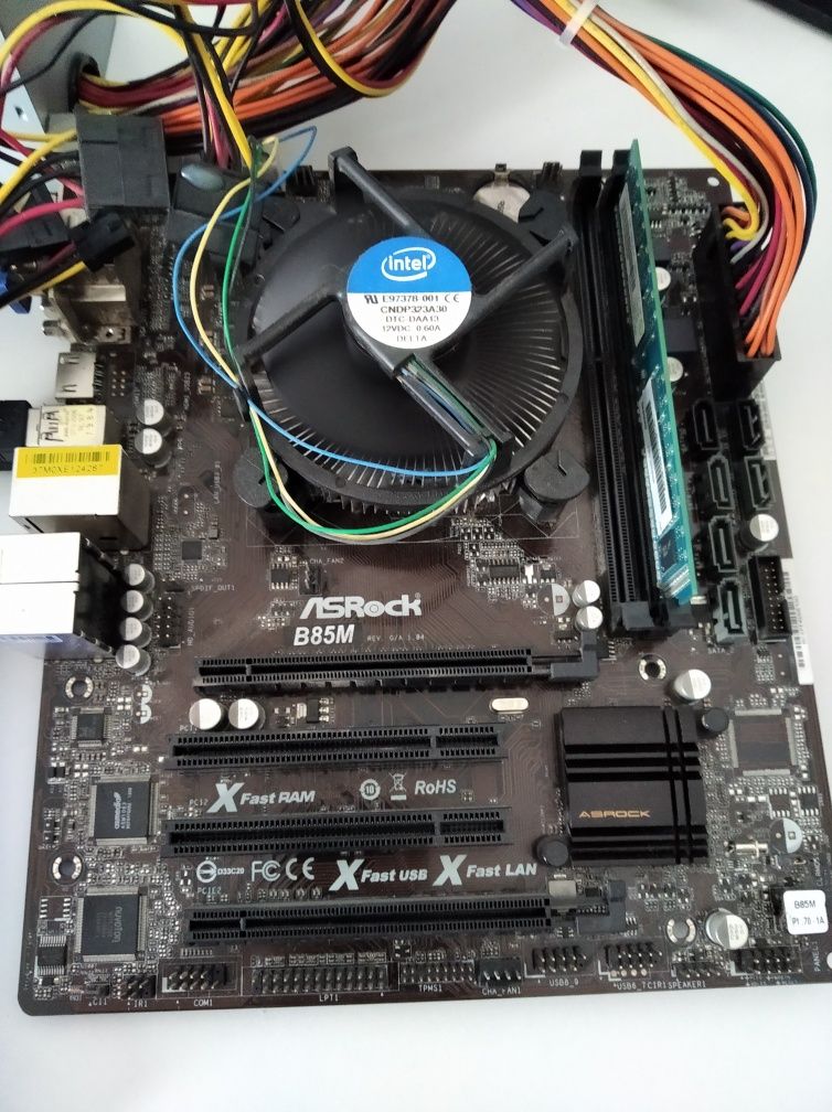 Asrock B85M socket 1150 материнская плата