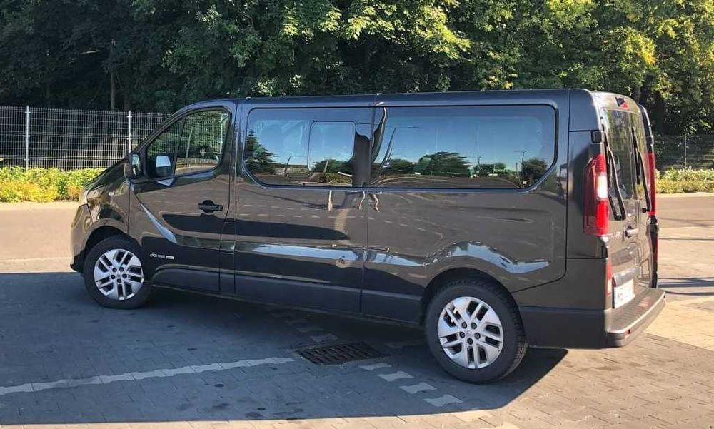 Bus Renault Trafic wersja Long 9 osób – na wynajem, najem