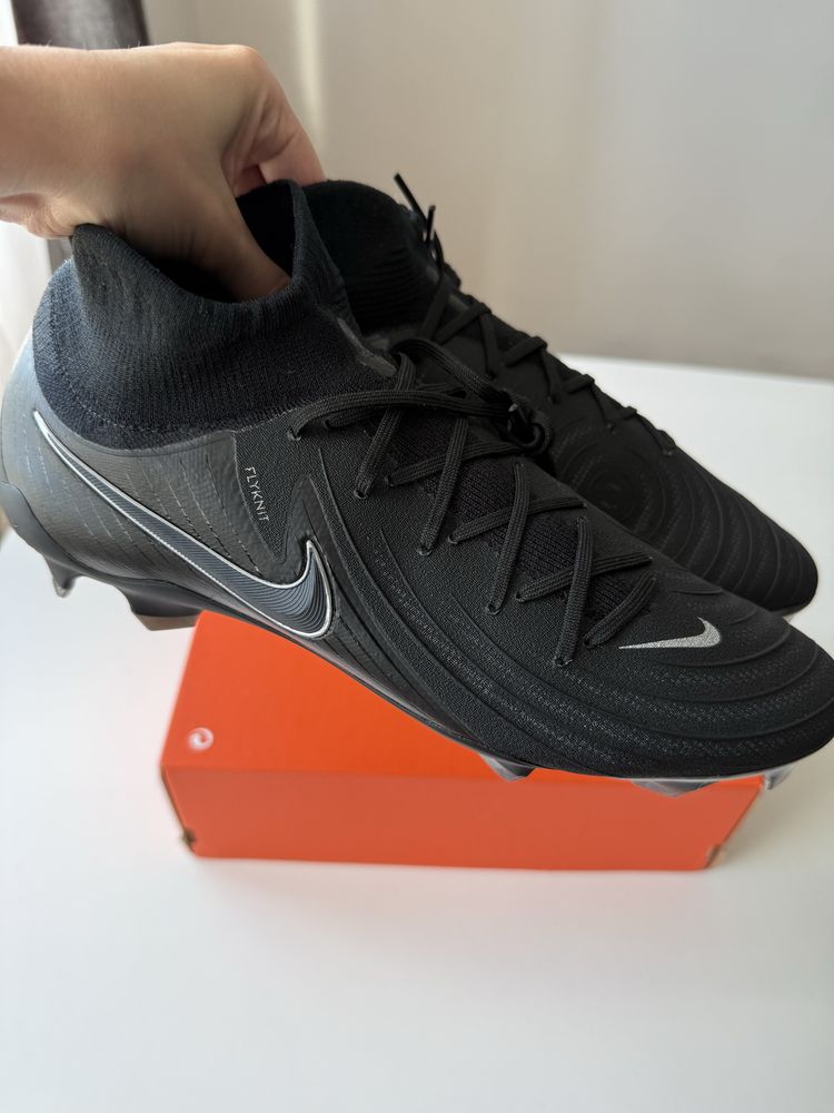 Футбольні бутси. Nike Phantom luna II PRO FG