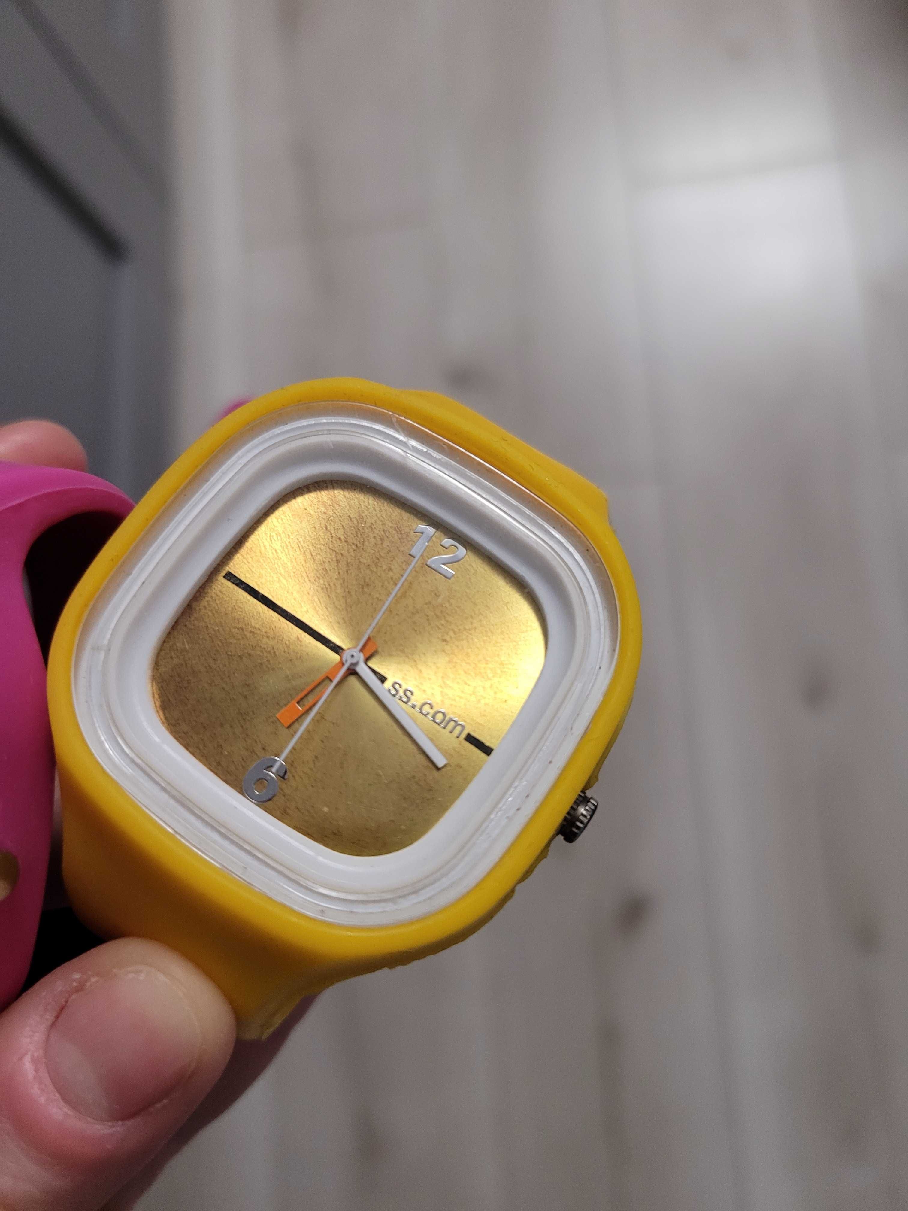 Kolorowe zegarki w gumce