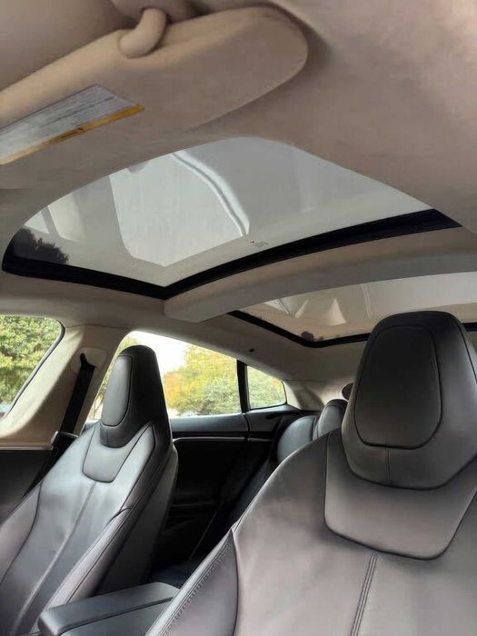 Tesla Model S P85      2014