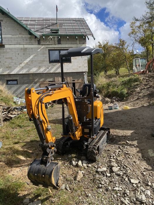 Wynajem minikoparki z silnikiem KUBOTA 1200kg, w zestawie z 3 łyżkami