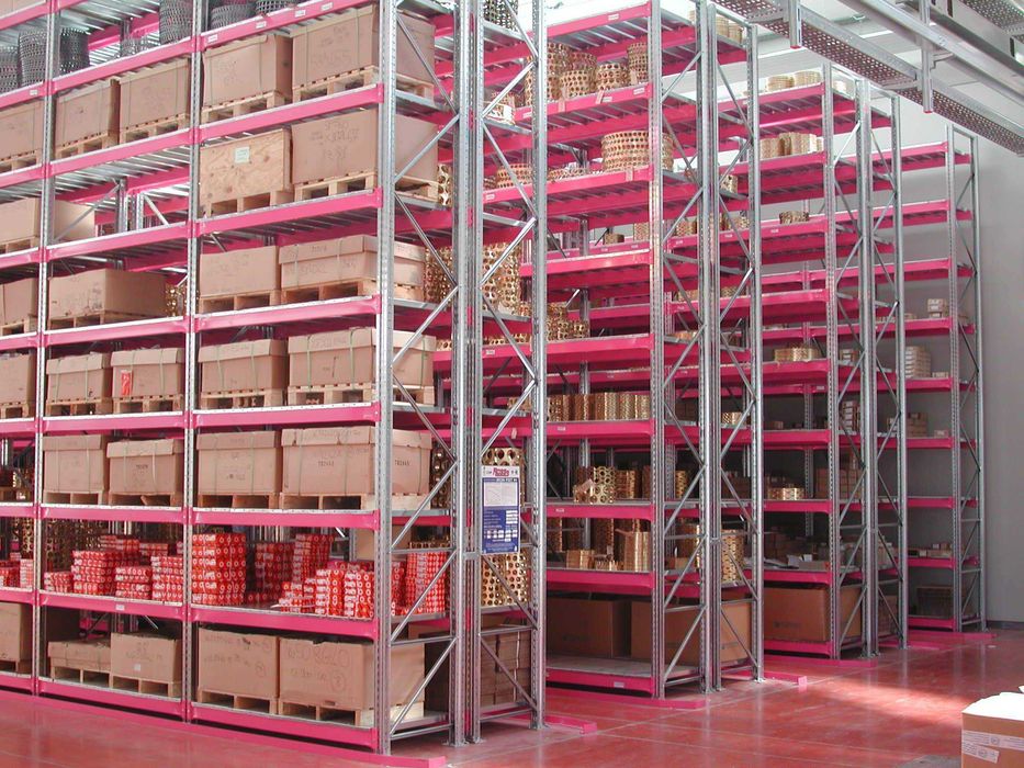 Палетні стелажі | Складські стелажі