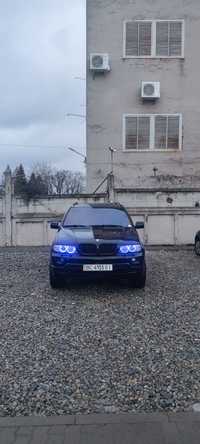 BMW x5 e53 2004р.рест 4.4 газ-бенз чорний на білому