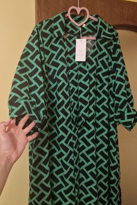 Шифонове плаття 54-56 розміру,  зеленого кольору,  не підійшов розмір