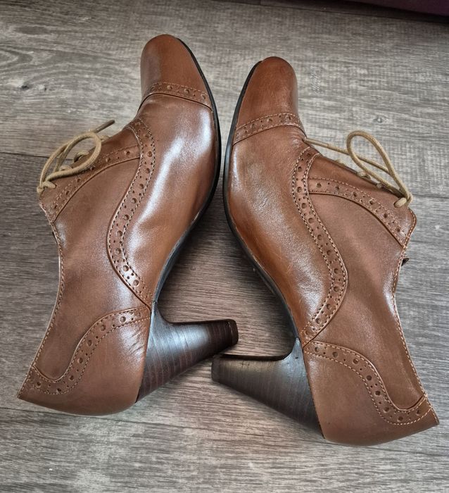 Шкіряні туфлі-оксфорди clarks броги на шнурівці  розмір 39