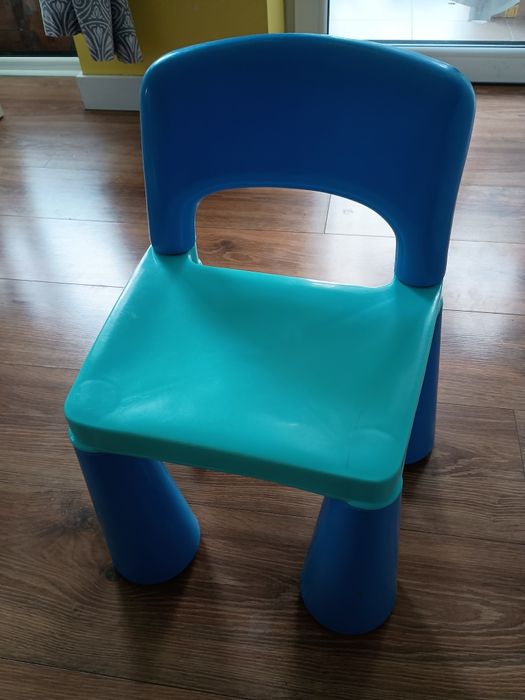 Krzesełko plastikowe dla dziecka