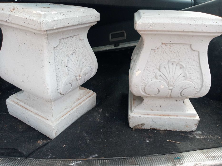 URGENTE 2colunas em pedra medem 47cm altura