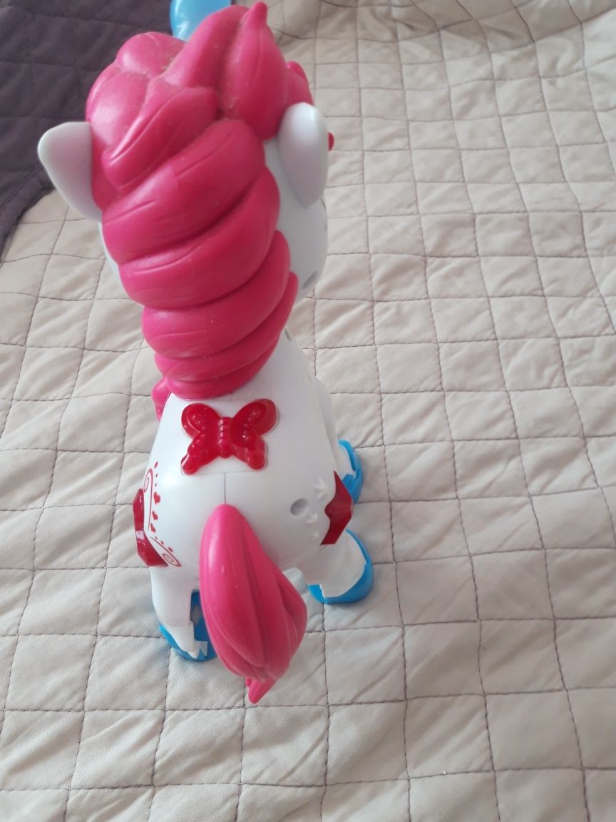 Brinquedo unicórnio imitador