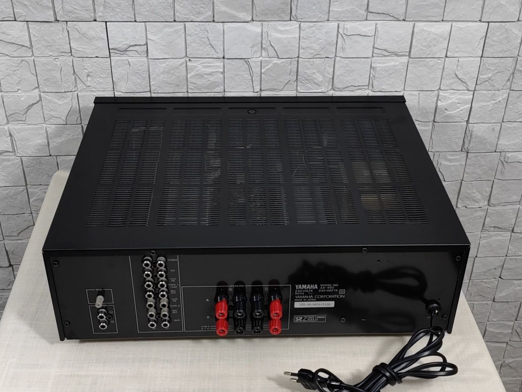 Yamaha AX-450 Zintegrowany wzmacniacz stereo