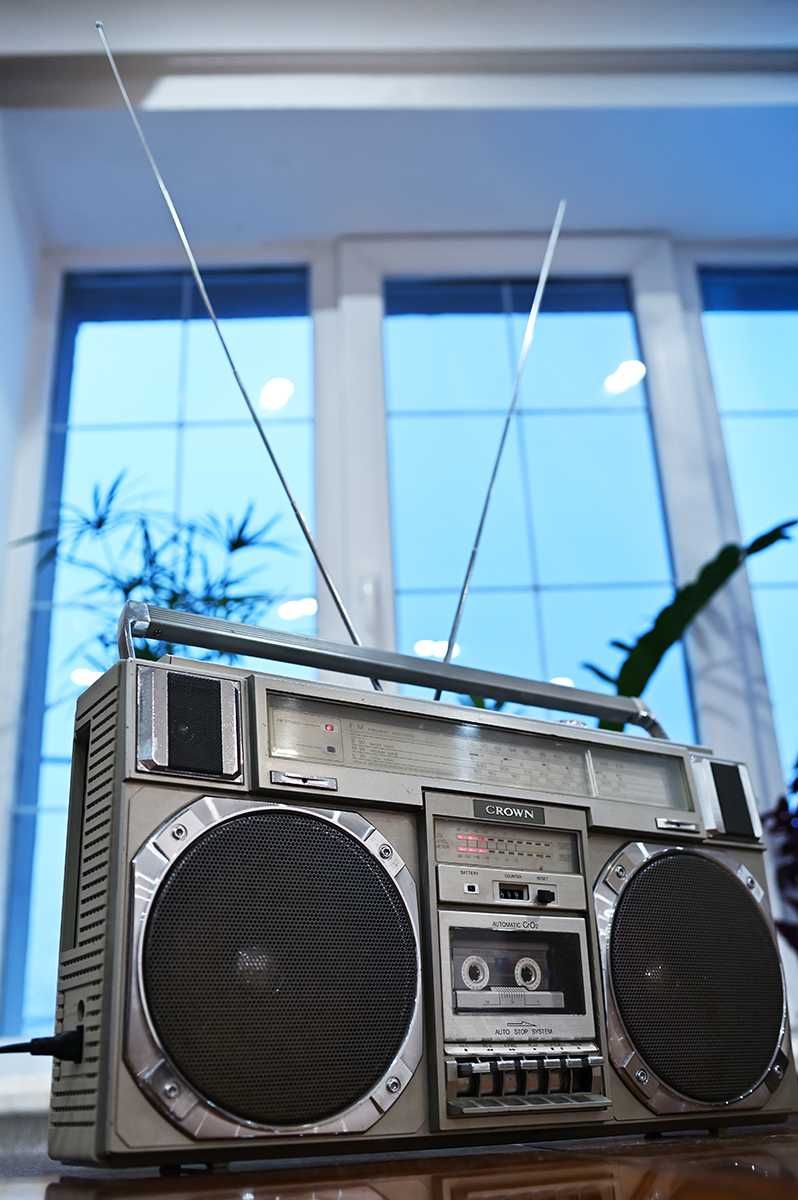 Продам магнитолу Crown CSC-950L