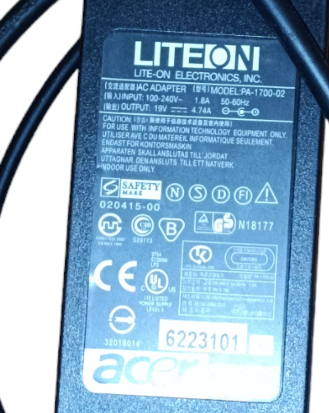Блок питания для ноутбука Acer 19v и др + Сетевой кабель