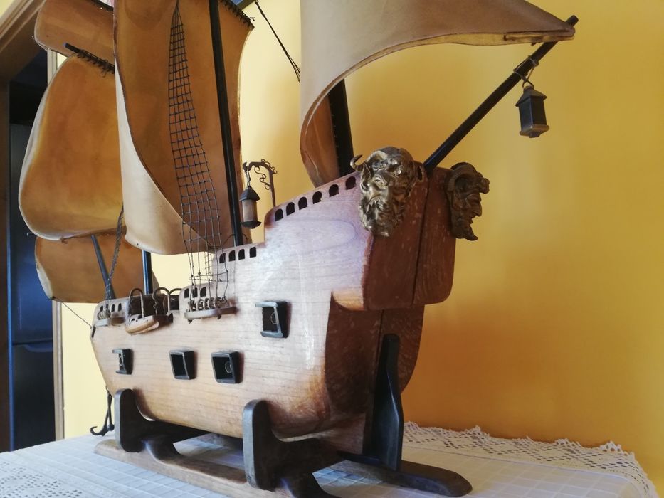 Bardzo stary Galeon Santa Maria duży ciężki