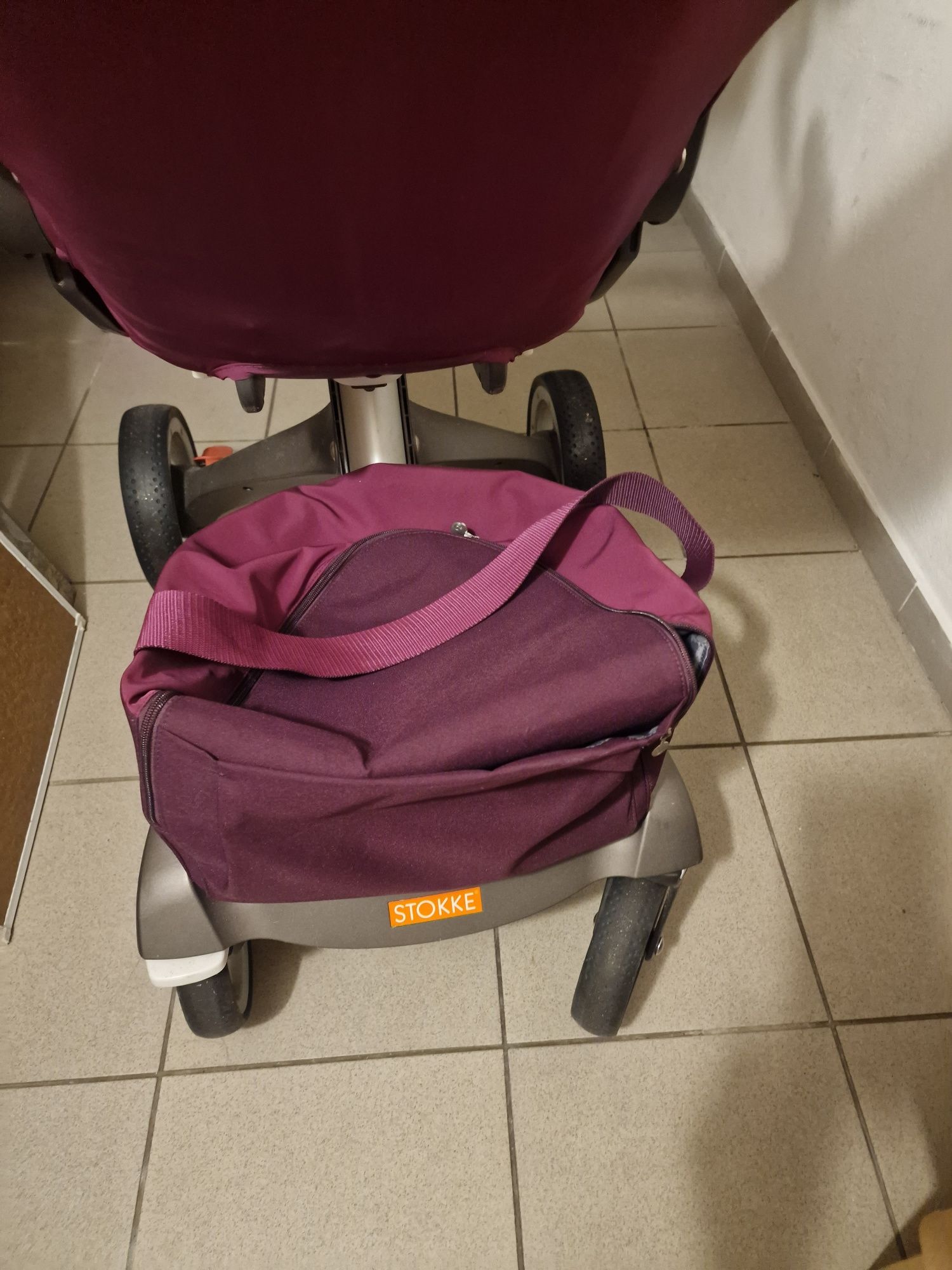 Stokke v4-spacerówka, bogaty zestaw