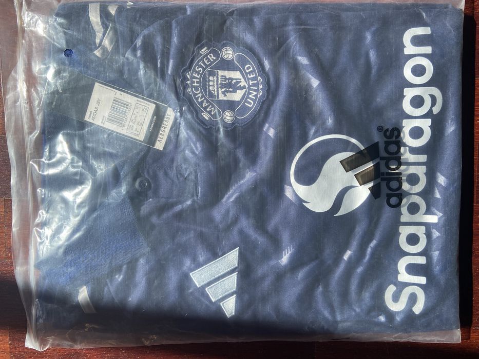 Camisolas Desportivas *15 a 20€*