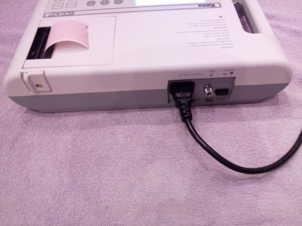 Elektrokardiograf Kenz ECG-107 aparat EKG
