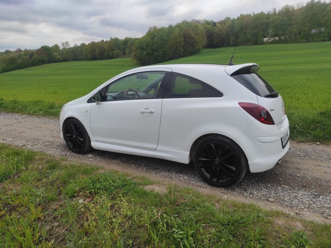 Opel Corsa OPC Line