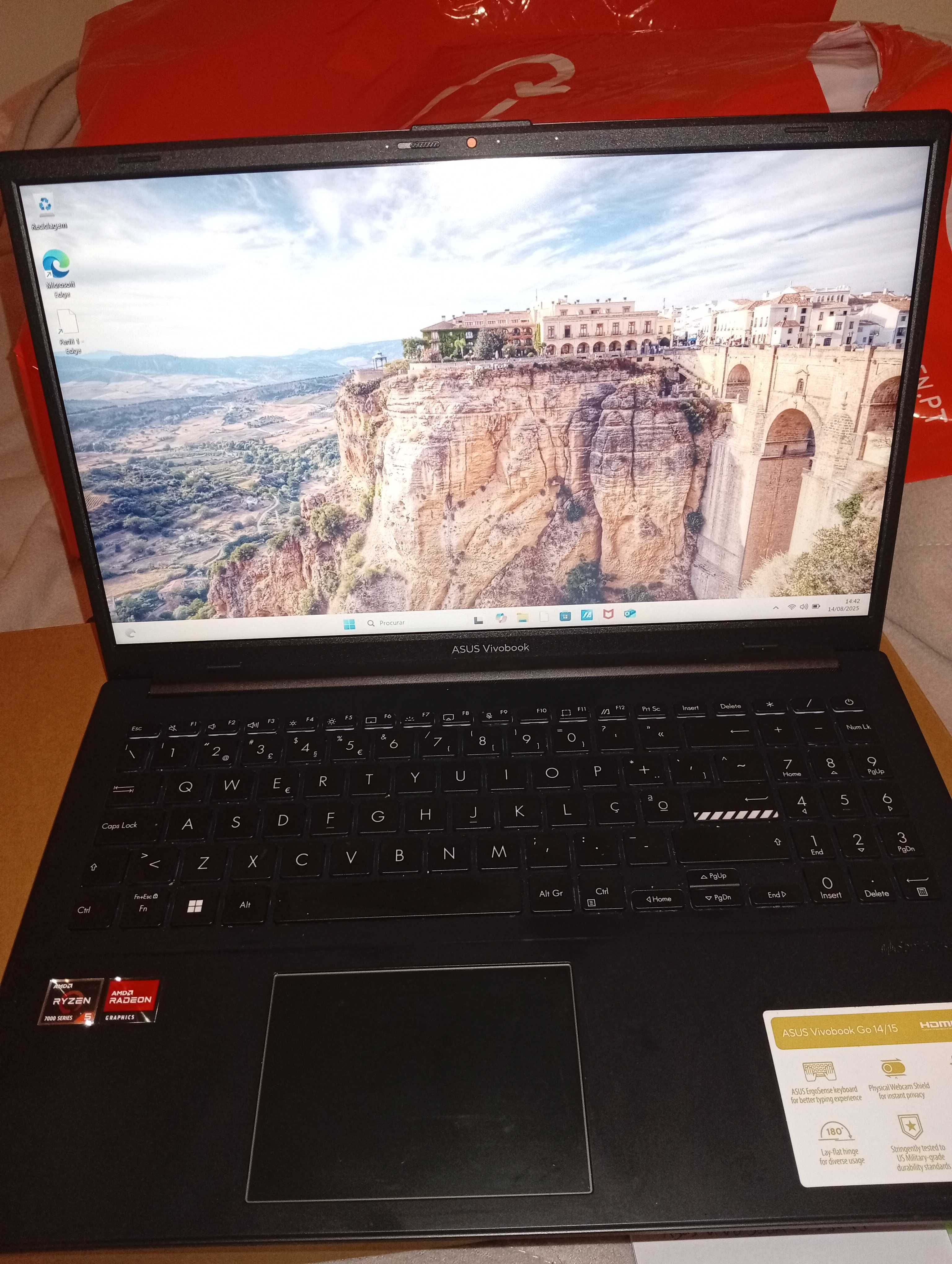 ASUS vivobook E1504F