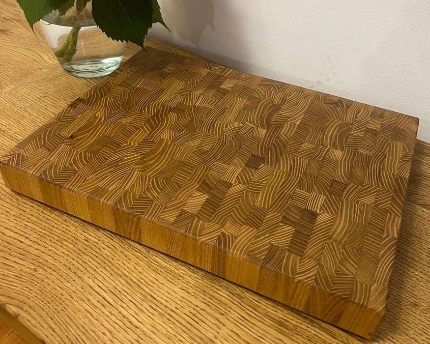 З Акації — торцева кухонна дошка