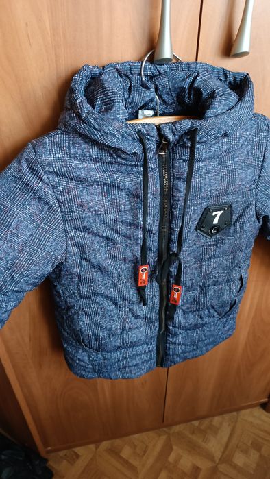 Зимова дитяча куртка. Розмір 104