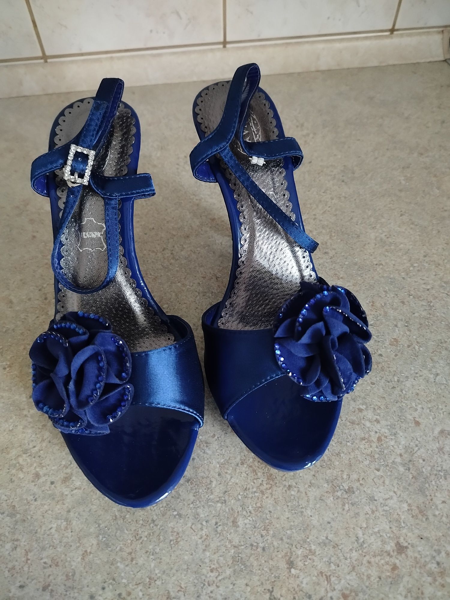 Eleganckie szafirowe buty, NOWE 39