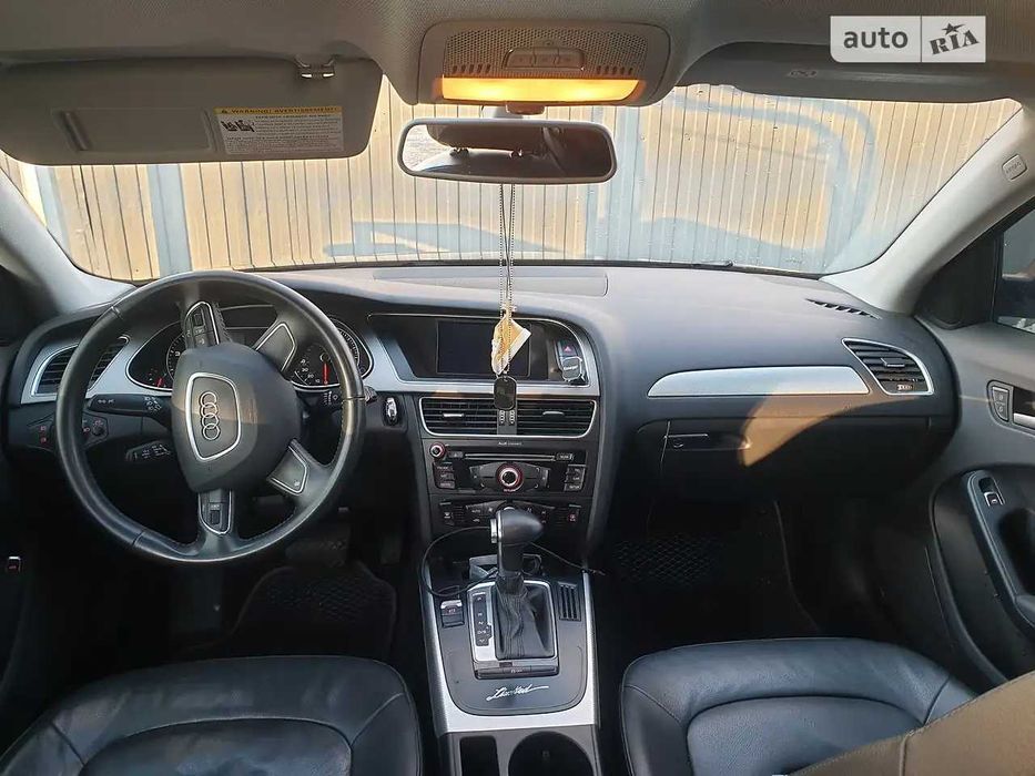 Продам Audi A4 2013