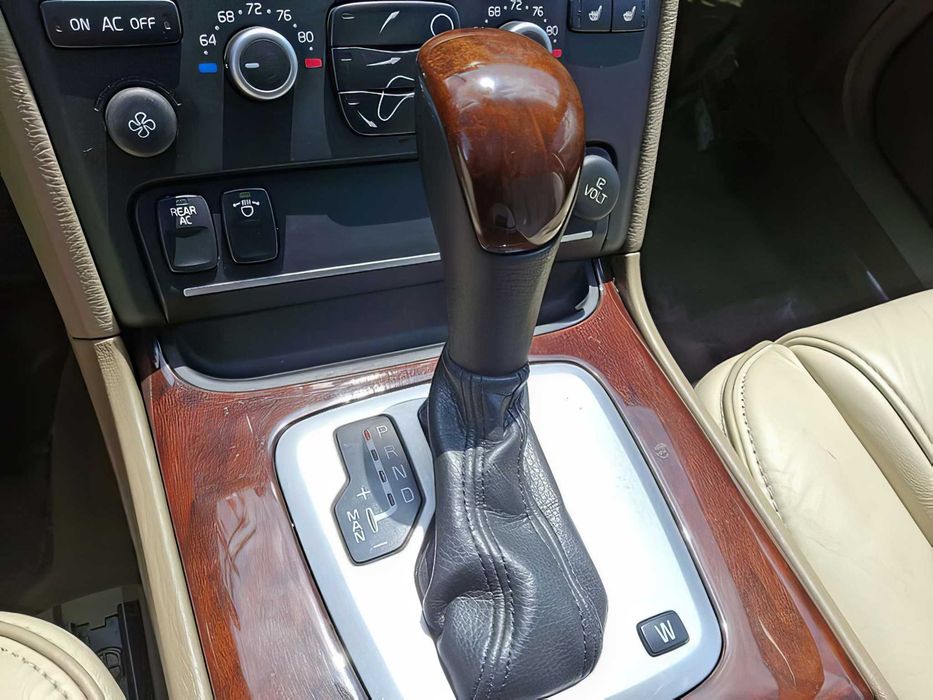 Volvo XC90      2013