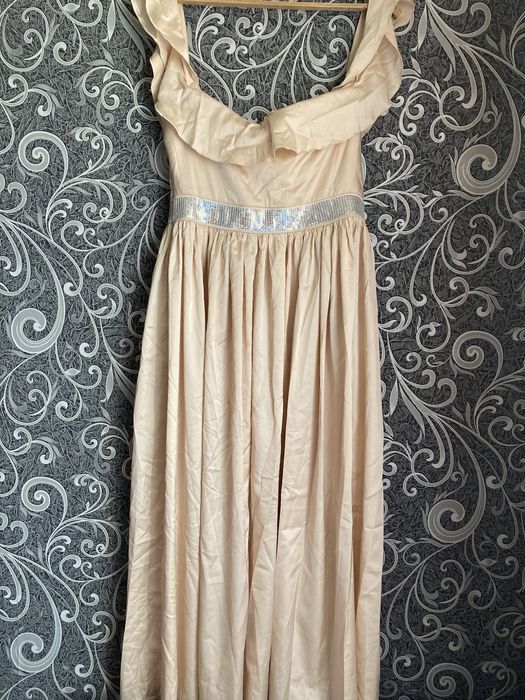 Нарядное платье