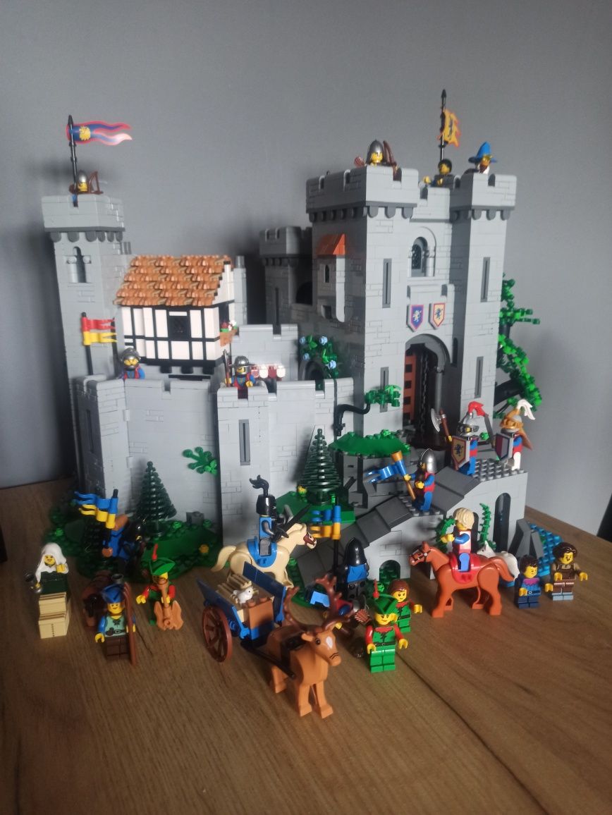 Zamek z klocków 10305