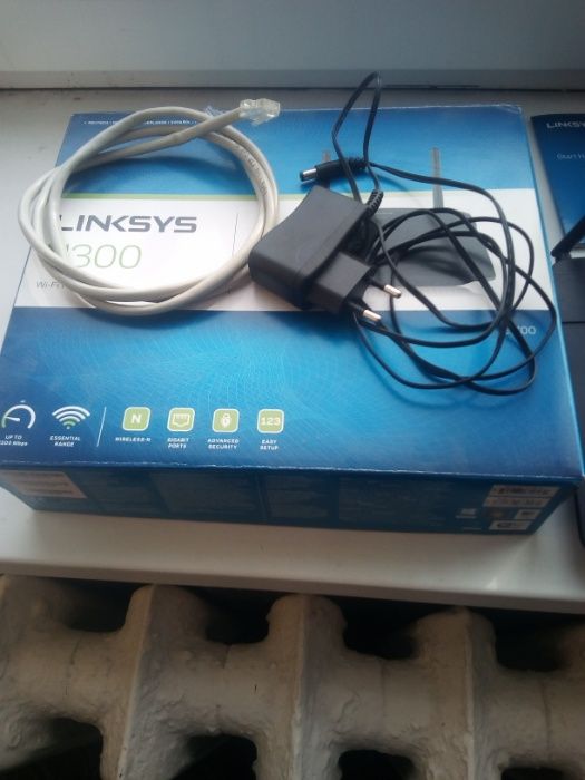маршрутизатор Linksys E1700 (N300)