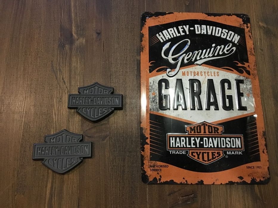 Шильдики на топлевный бак для мотоциклов Harley-Davidson