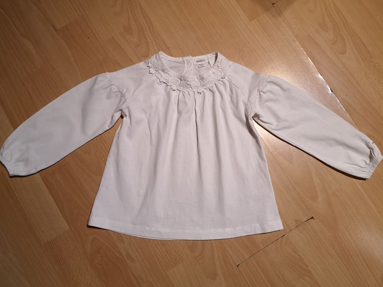 Bluzeczka tunika Newbie r 98-104 biała