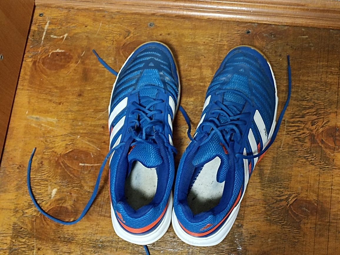 Кросівки Adidas гандбольні