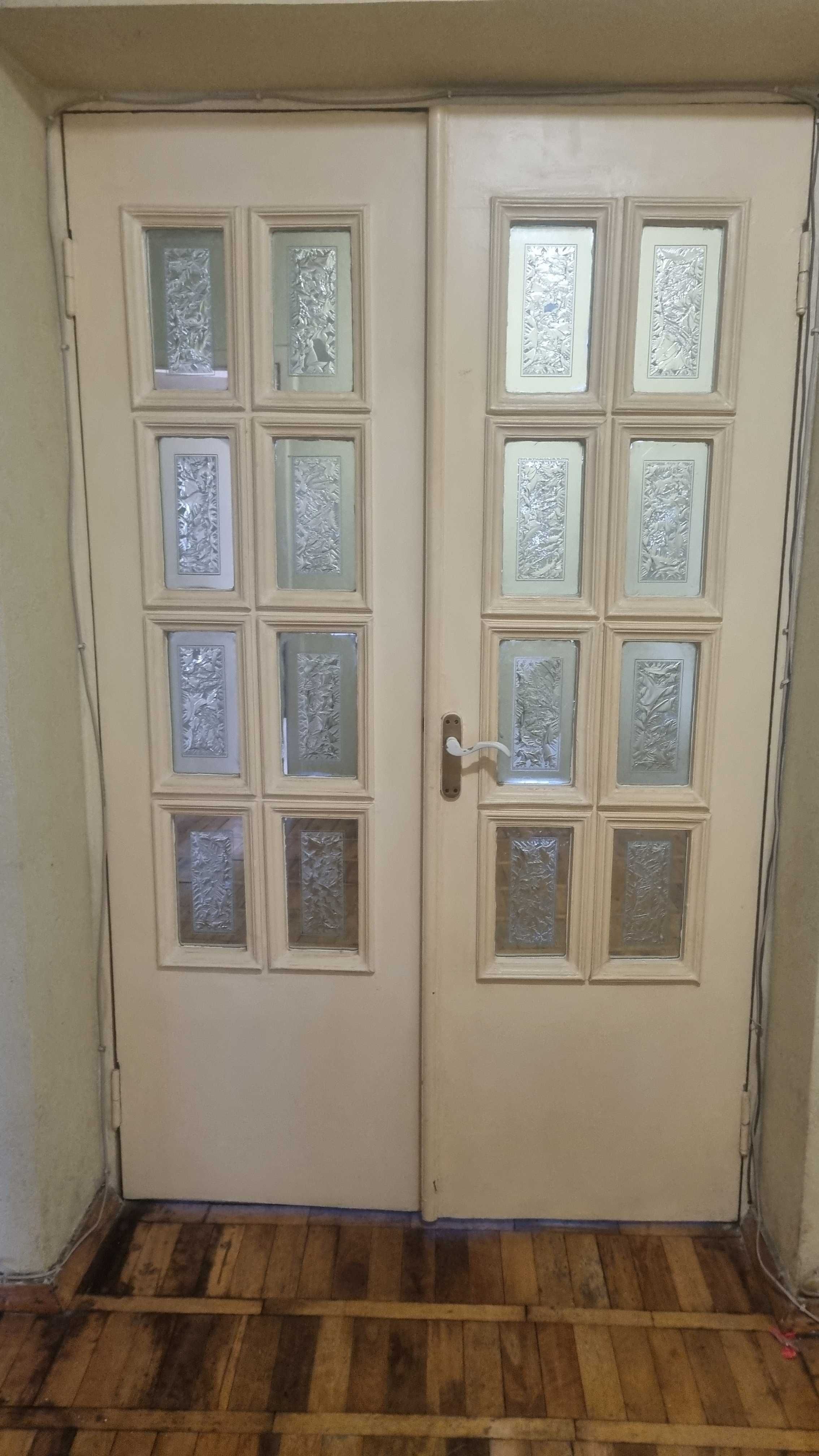 Продам двери бу крашеные