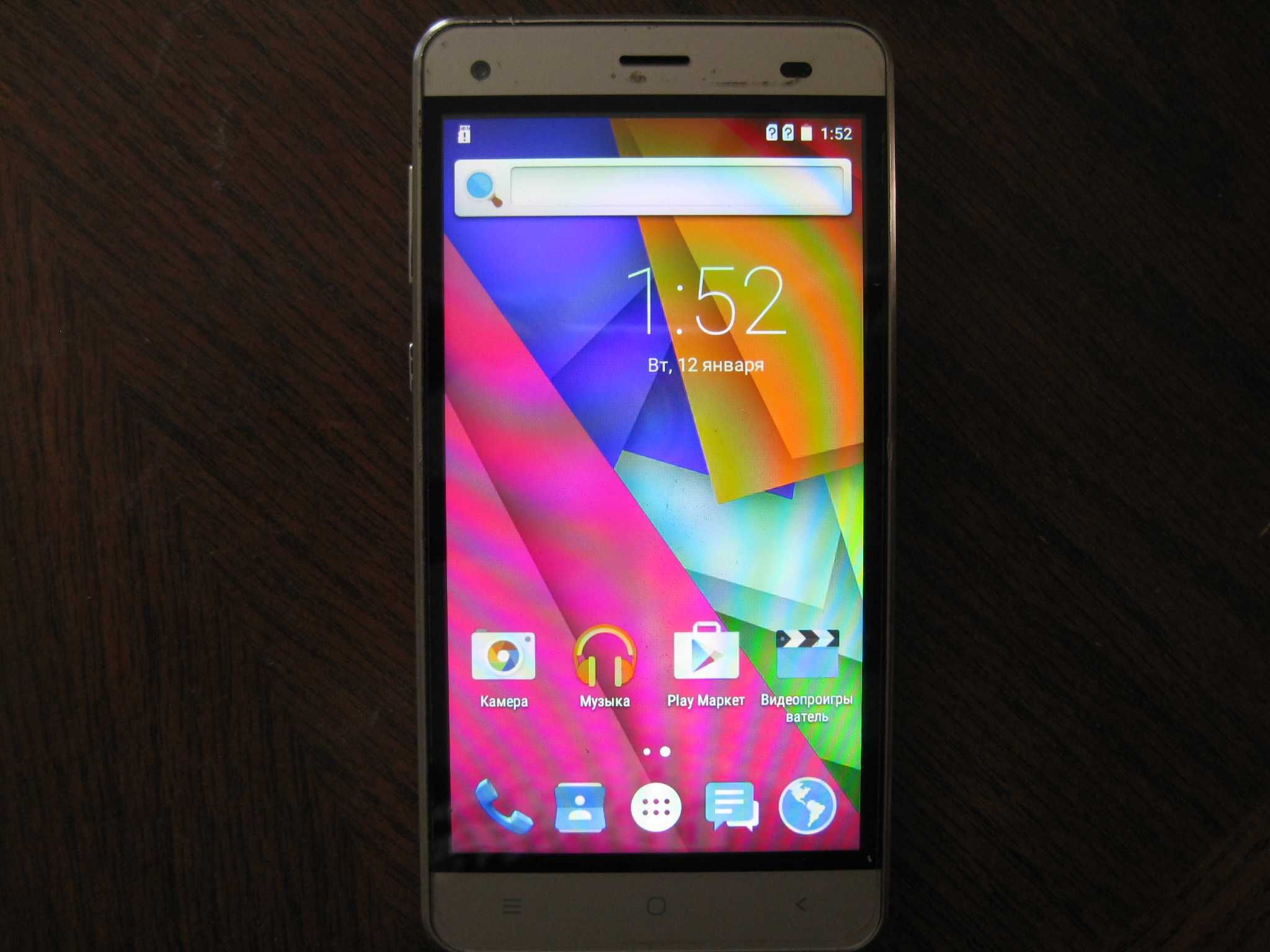 Смартфон S-TELL C555