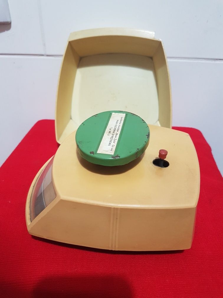 Stara waga z PRL,kuchenna-2 kg sprawna,polska