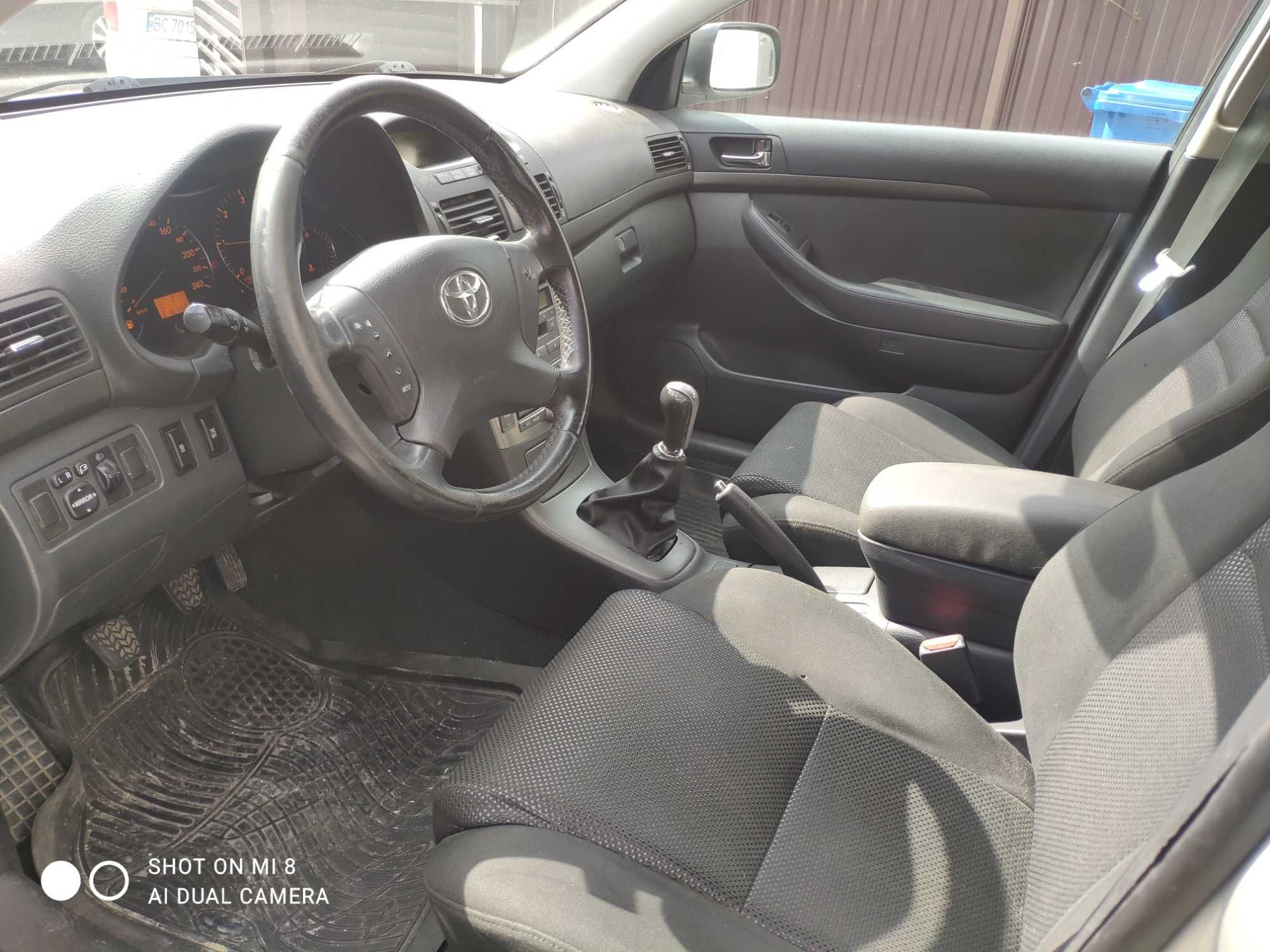 Автомобіль Тойота Авенсіс 2.0 D4D дизель