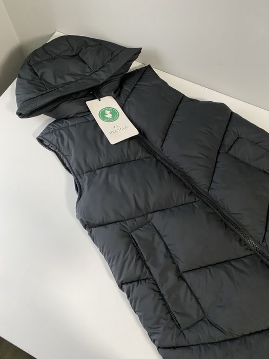 Жіноча безрукавка подовжена чорного кольору,нова,розмір s.