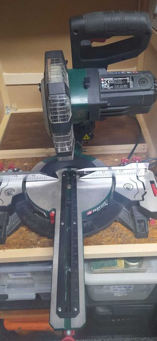 Serra mesa Telescopica Parkside