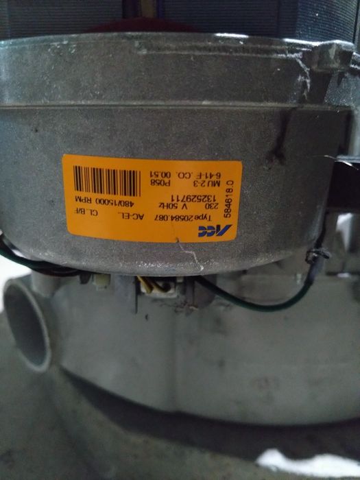 Elektrolux EWF 14470 W silnik z bębnem, pompka