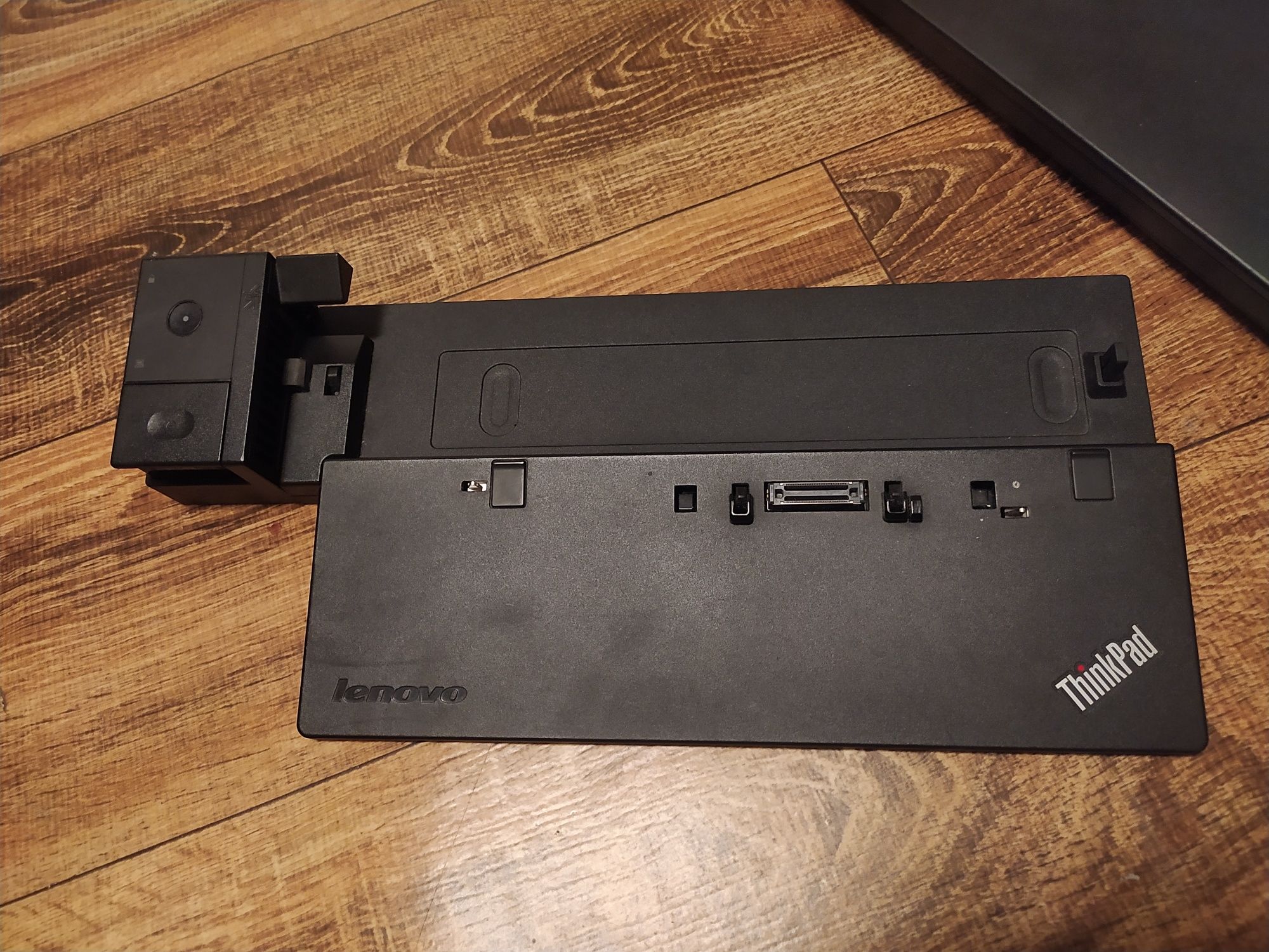 Laptop Lenovo ThinkPad T440p z stacją dokującą i ładowarką