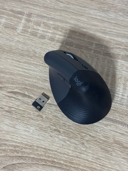 Бездротова миша Logitech Lift Ergonomic Vertical Graphite (910-006473)