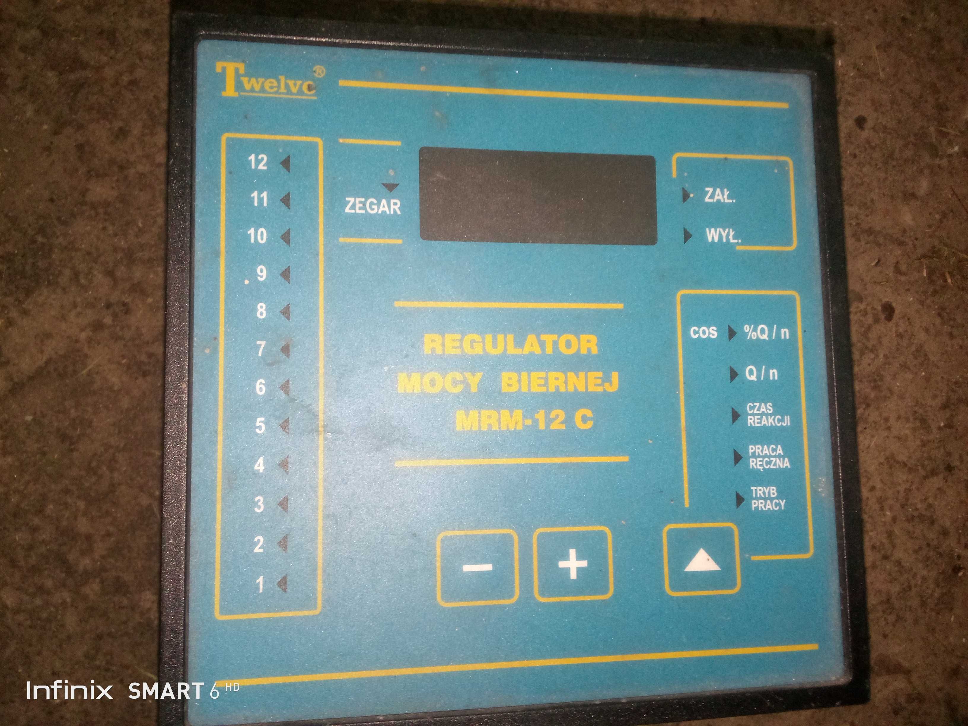 Mikroporcesorowy Regulator Mocy Biernej MRM-12C