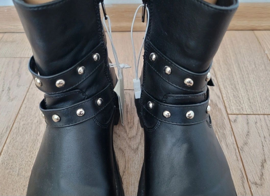 Nowe botki Reserved 39