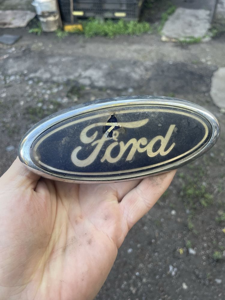 Прода згачок емблему на решітку радіатора Ford оригінал 2s7y8216aaw
