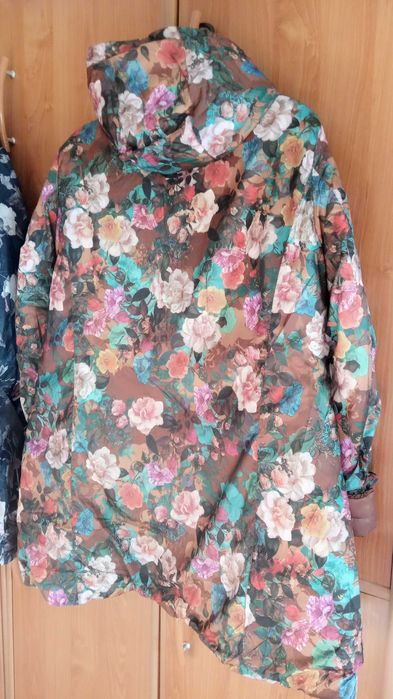 Okazja Nowe piękne dwustronne kurtki jesienne roz 40 i 42