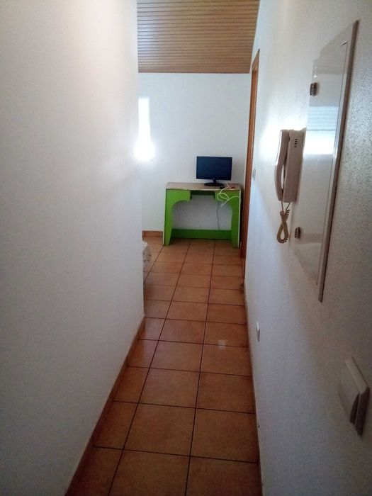 Grândola t2( estudio)segundo andar, junto ao mercado municipal