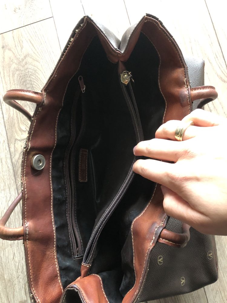 Brązowa torebka made in italy „V”